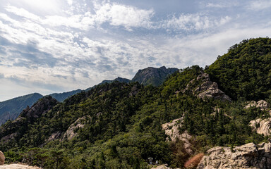 Fototapeta na wymiar Seolak Mountain National Park, Sokcho, Gangwondo.