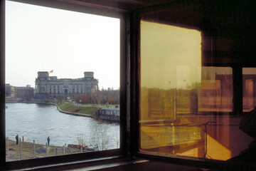 Blick aus dem Wachturm über die Spree, Reichstag, Todesstreifen, 1990