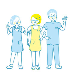 腕を組んで笑顔の医療従事者