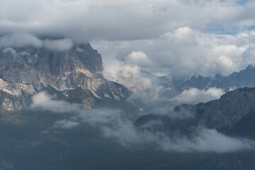Dolomitas, Cortina D'Ampezzo, Itália nos alpes durante o outono. Zig Koch