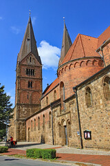 Fototapeta na wymiar Bücken (Hoya): Ehemalige Stiftskirche St. Nicolai (12. Jh., Niedersachsen)