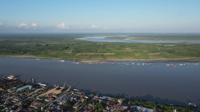 toma aerea del rio ucayali 