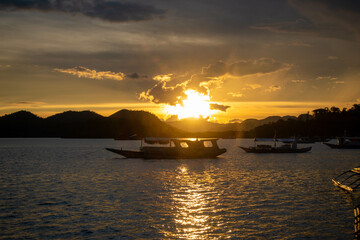 フィリピン、パラワン州のブスアンガ島コロン島周辺の観光名所を旅行する風景 Scenes from a trip around Coron Island, Busuanga, Palawan, Philippines.