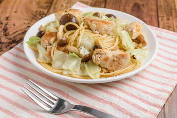 チキンとキャベツのパスタ