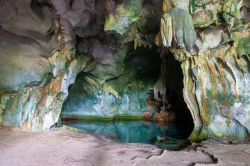 フィリピン、パラワン州のブスアンガ島コロン島周辺の観光名所を旅行する風景 Scenes from a trip around Coron Island, Busuanga, Palawan, Philippines.