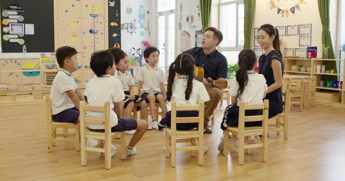 Music class in kindergarten,4K