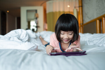 chinese child addicted phone, kid use telephone, watching smartphone