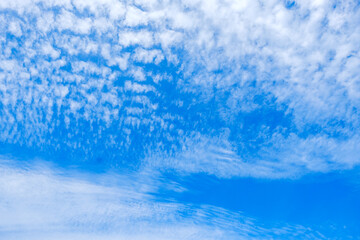 【写真素材】 秋の青空　9月　背景素材　コピースペース	