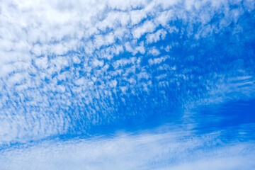 【写真素材】 秋の青空　9月　背景素材　コピースペース	