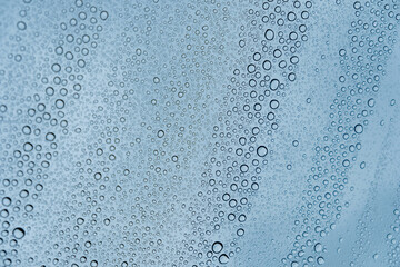 車の塗装にはじかれた水滴　ワックス　洗車　雨
