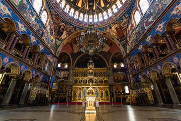 Fototapeta premium ルーマニア トランシルヴァニア地方のシビウの歴史地区にあるホーリー・トリニティ大聖堂の聖堂内 Holy Trinity Cathedral