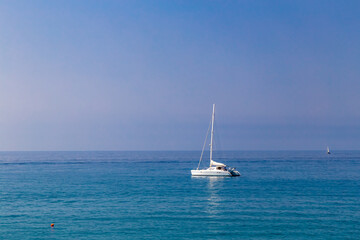 Obraz premium Small yacht on sunny day, Sealine