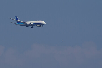 羽田空港へ着陸する飛行機たち