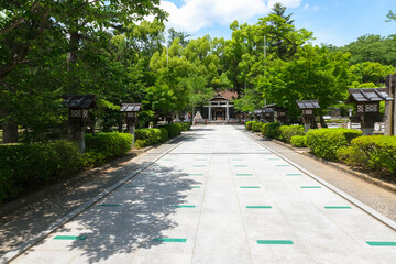 Fototapeta na wymiar 武田神社の参道