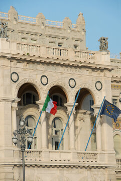 the wonderful Palace of the Government of Trieste is in Piazza Unit&agrave; d'Italia and today houses the offices of the Prefecture.