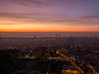 Fototapeta na wymiar Sunrise view of Barcelona from hill