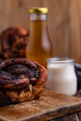 kambucha y biscocho de chocolate