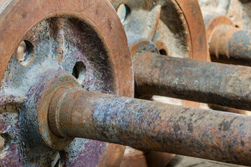 Ruedas de ferrocarril de trocha angosta en los talleres de la Trochita en El Maiten, Chubut, Patagonia Argentina.