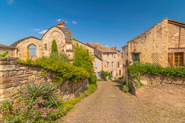 Vue du village de Cordes-Sur-Ciel, un des plus beaux villages de France, cité médiévale grand site d'Occitanie.	