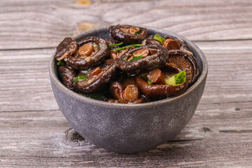 Marinated shiitake mushrooms with herbs