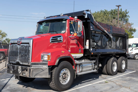 Western Star Heavy Duty 4700SB Dump Truck. Western Star Is Owned By Daimler Trucks North America.