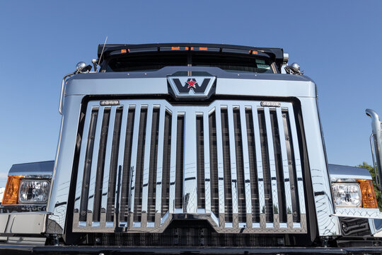 Western Star Heavy Duty 4700SB Dump Truck. Western Star Is Owned By Daimler Trucks North America.