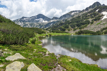 Fototapeta na wymiar Landscape of Muratovo (Hvoynato) lake at Pirin Mountain, Bulgaria
