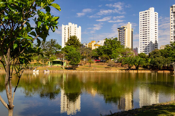 Fototapeta na wymiar Detalhe do Parque Lago das Rosas na cidade de Goiânia.
