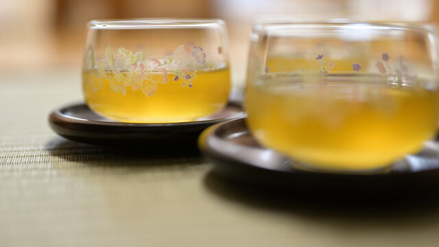 和風で涼やかな冷たい緑茶
