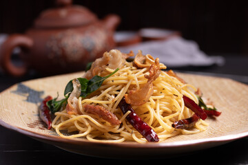 Spaghetti with Dried Chili and Fried Bacon