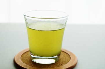 涼しい冷茶　緑茶　