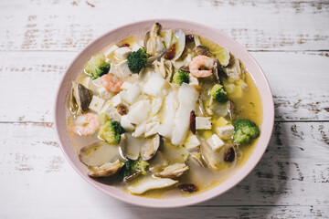 clams stew with vegies, flatfish, tofu and shrimps [바지락술국 새우 브로컬리 광어 두부 페퍼론치노 화이트와인]