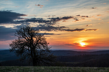 Obraz na płótnie Canvas sunrise over the mountains