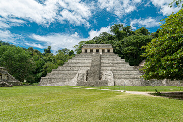 Fototapeta na wymiar temple of the Inscriptions, Palenque, Chiapas