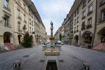 Fountain of Justice (Gerechtigkeitsbrunnen) - one of the medieval fountains of Bern Old Town - Bern, Switzerland - obrazy, fototapety, plakaty