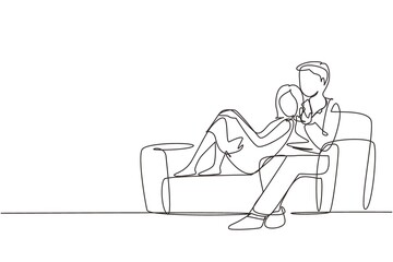 Fototapeta na wymiar Continuous one line drawing happy man woman couple sitting and hugging on sofa together. Happy man and woman relaxing in living room. People spending free time. Single line draw design vector graphic