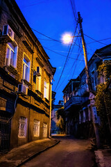 Fototapeta na wymiar Streets of old Tbilist town center at night