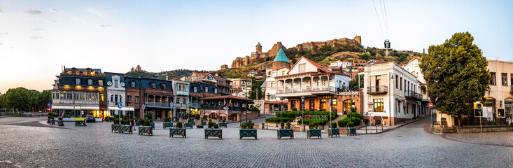 Scenic view of old Tbilisi city square and Meidan Bazaar - obrazy, fototapety, plakaty