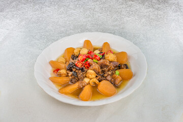 A delicious Chinese dish made with radishes, mushrooms and grilled quail eggs