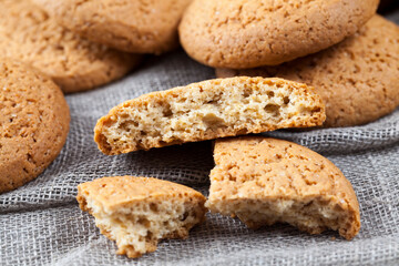 not very sweet dry and crunchy cookies