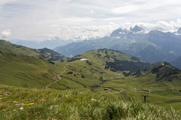 Fototapeta na wymiar Glaciers et sommets en suisse