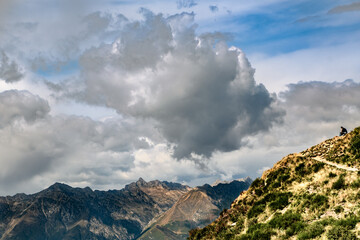 dall'alto 03 - vista panoramica delle vallate e delle cime verso le alpi