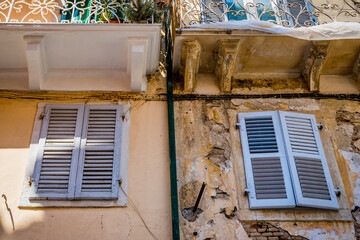 Dans les rues de la vieille ville de Corfou