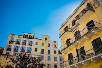 Dans les rues de la vieille ville de Corfou