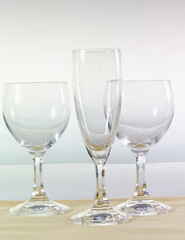 Menaje de copas de cristal de bohemia para banquetes. Bohemian crystal glasses for banquets.