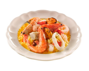Plato de  porcelana blanca con paella de marisco