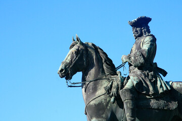 Fototapeta na wymiar Statue in Maria Theresien Platz, Wien, Austria