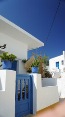 white house in island