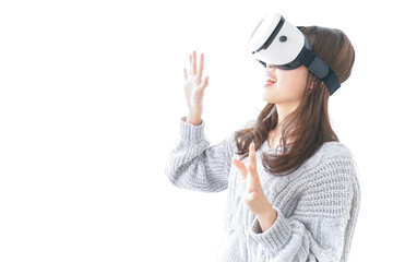 VRの体験をする女性