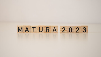 Matura 2023 - napis z drewnianych klocków  - obrazy, fototapety, plakaty